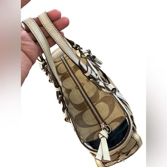 Coach K05J-6234 Canvas Gallery Beige Jacquard Tote - Picture 3 of 9